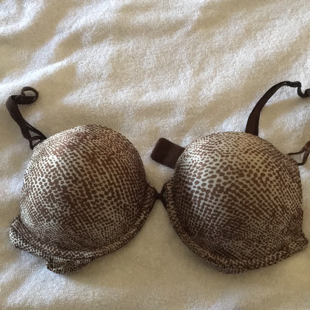 Victoria’s Secret bombshell plunge bra 34C
